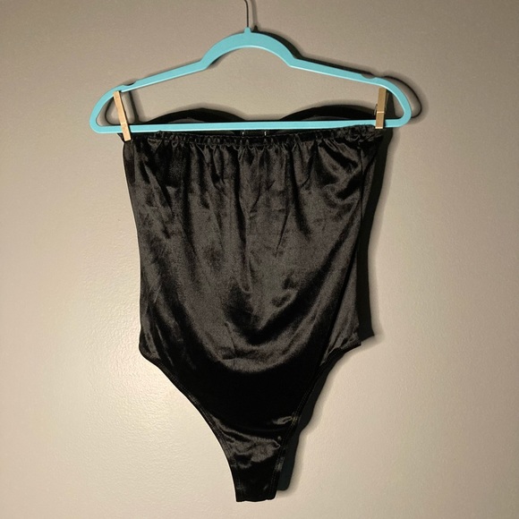 Shinestar Black Velvet Bustier Bodysuit M.
Beautiful, like new condition - Picture 2 of 5
